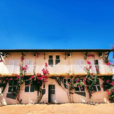 Economique Hotel Илья-Солтейра Экстерьер фото